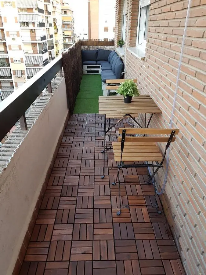 Cathedral View - Triana Apartment 0*, Seville