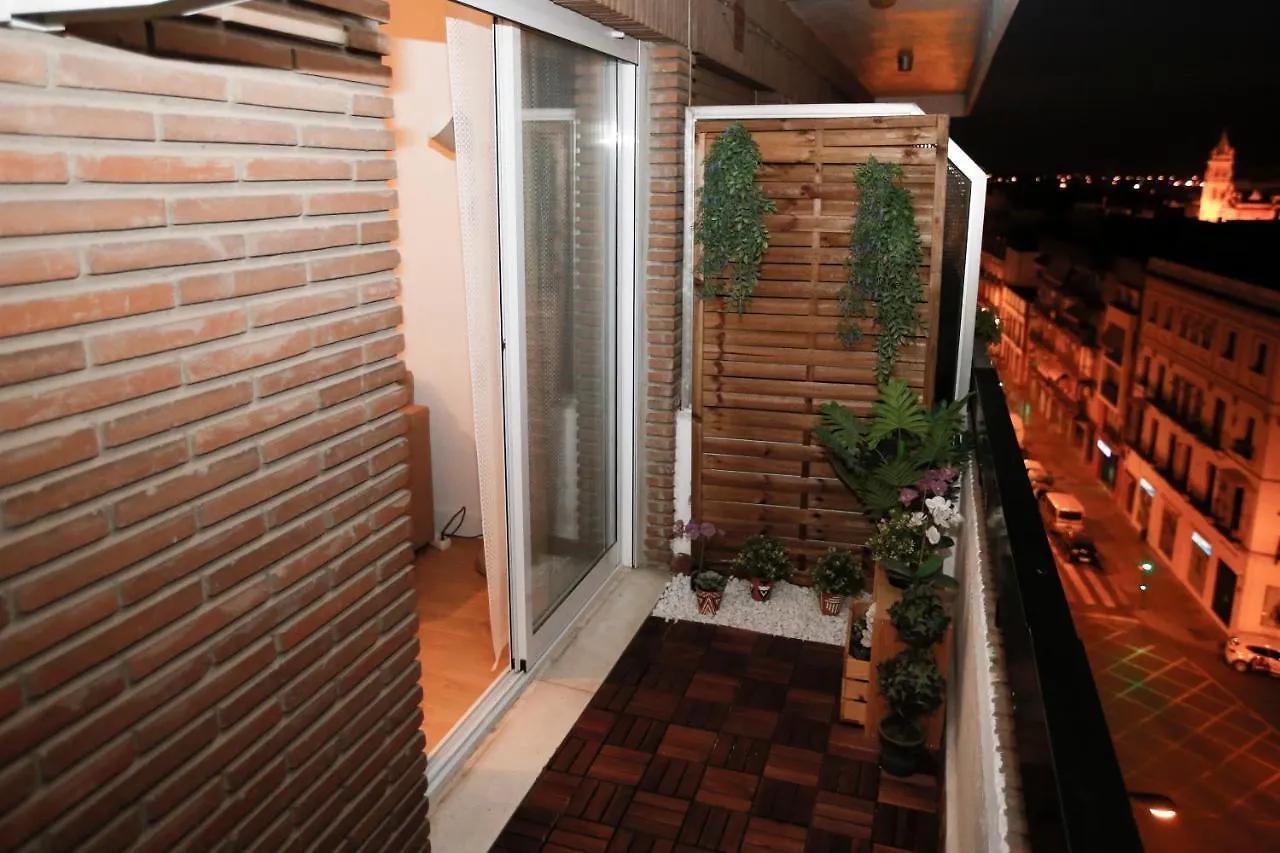 Cathedral View - Triana Apartment 0*, Seville Spain